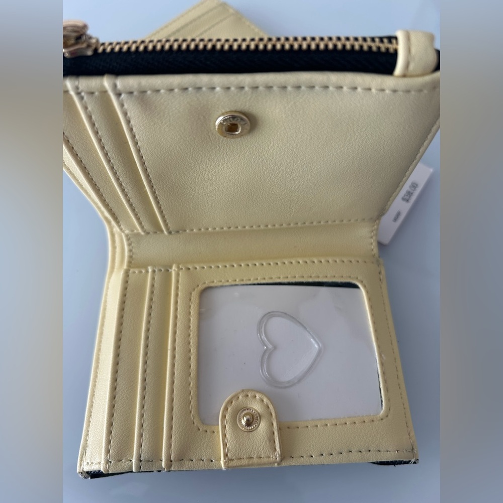 Betsey Johnson Black daisy yellow pull out wallet - Picture 4 of 5